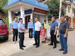 2025年7月1日，区人大常委会副主任肖朝华到金山镇督导森林防火工作